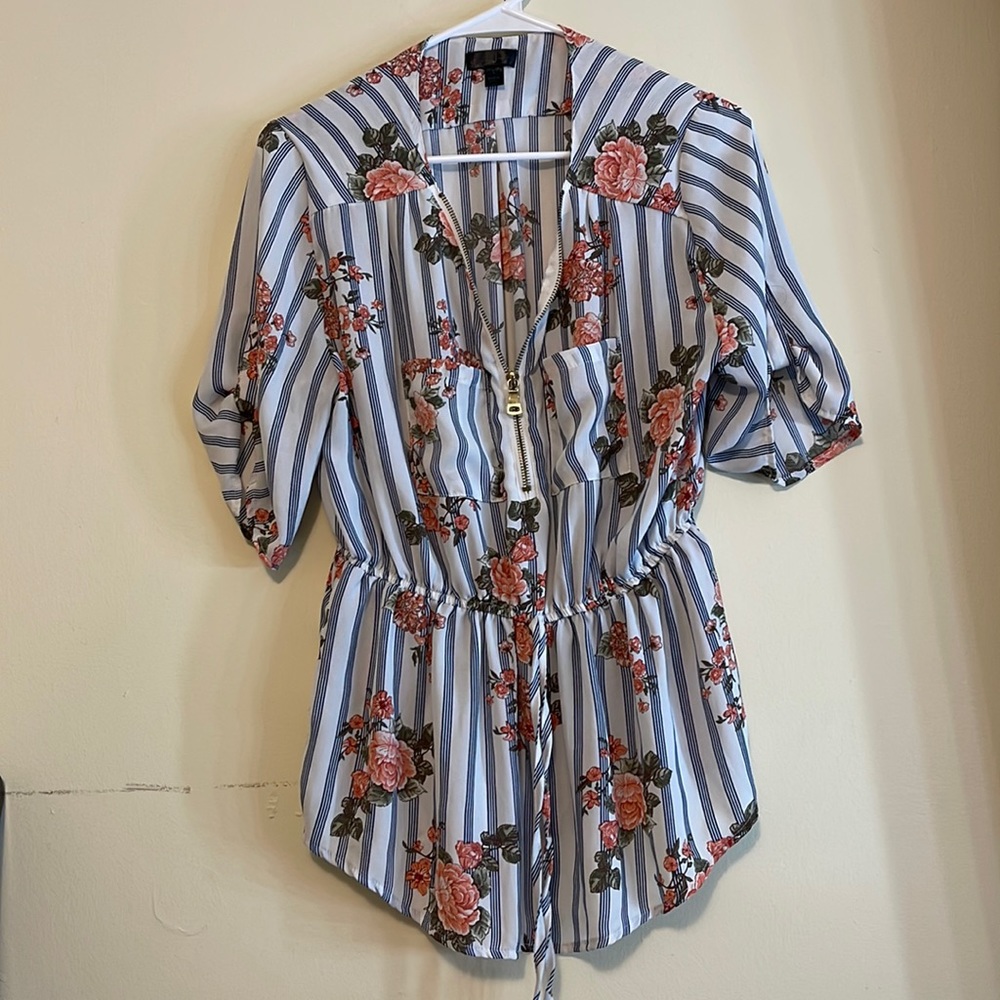 LARGE FLORAL BLOUSE